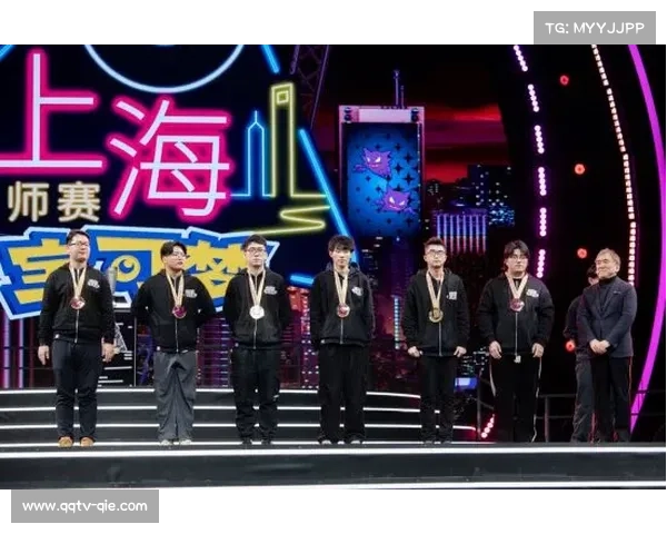 上海大师赛现场观众酒后喧哗引骚动 比赛被迫中断当事人被依法带离 上海大师赛现场观众酒后喧哗引骚动 比赛被迫中断当事人被依法带离